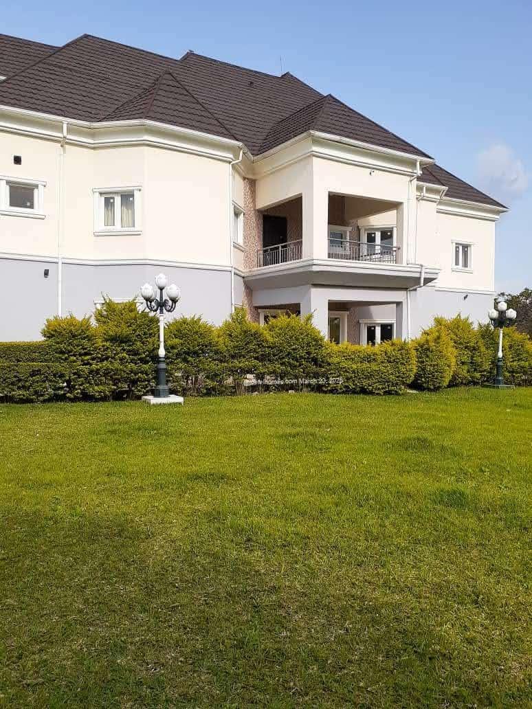 Luxury Estate for Sale in Gold & Base Rayfield Road, Jos Plateau State Luxury Estate for Sale in Gold & Base Rayfield Road, Jos Plateau State