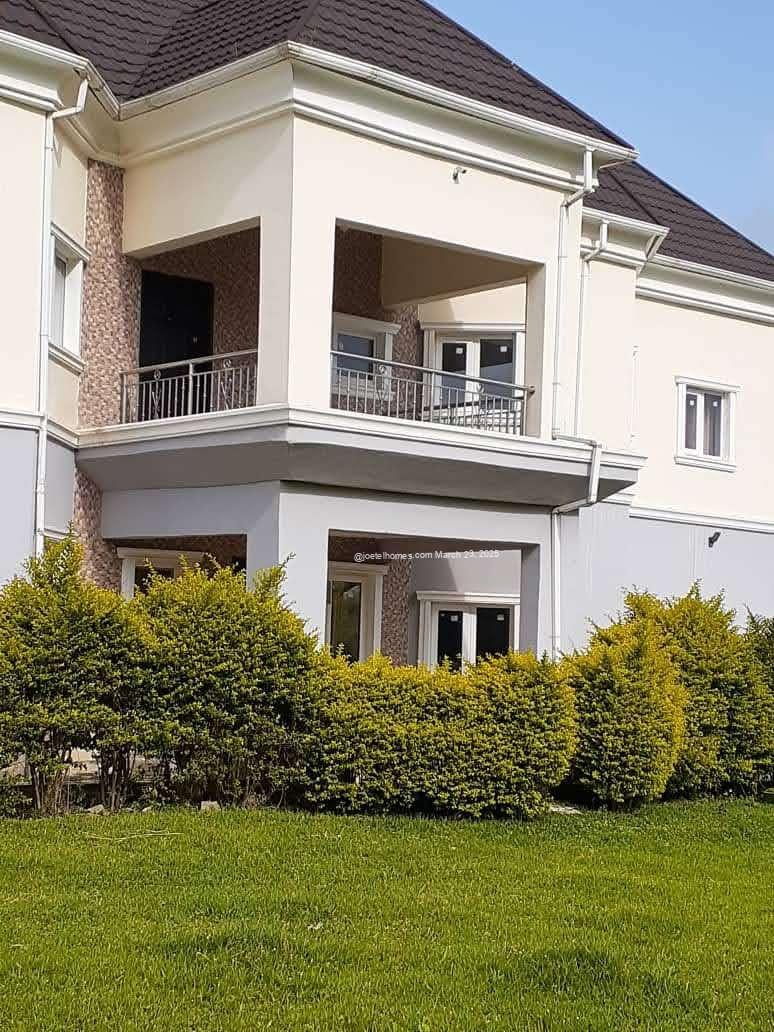 Luxury Estate for Sale in Gold & Base Rayfield Road, Jos Plateau State Luxury Estate for Sale in Gold & Base Rayfield Road, Jos Plateau State