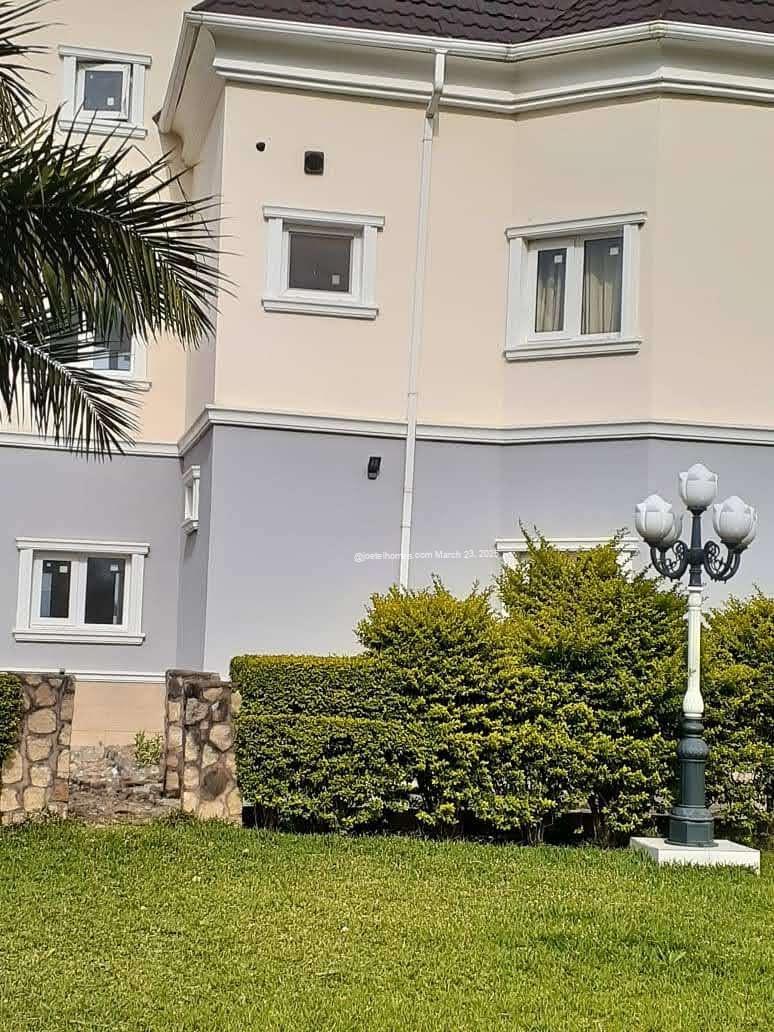 Luxury Estate for Sale in Gold & Base Rayfield Road, Jos Plateau State Luxury Estate for Sale in Gold & Base Rayfield Road, Jos Plateau State