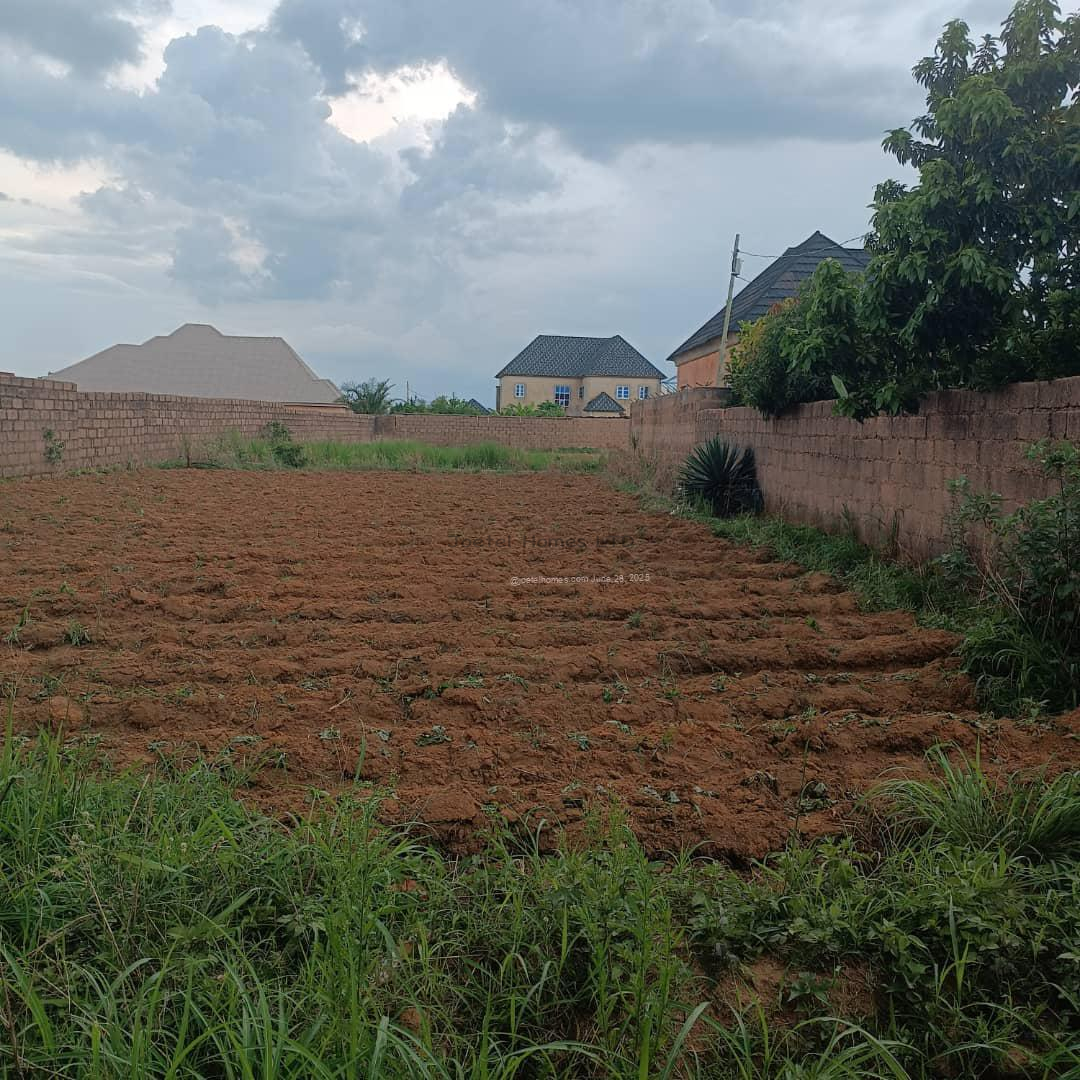 1plot available for sale in a very strategic location Latya Jos south plateau state