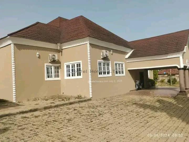spacious modern 5 bedrooms bungalow Tudun Wada Jos Plateau State