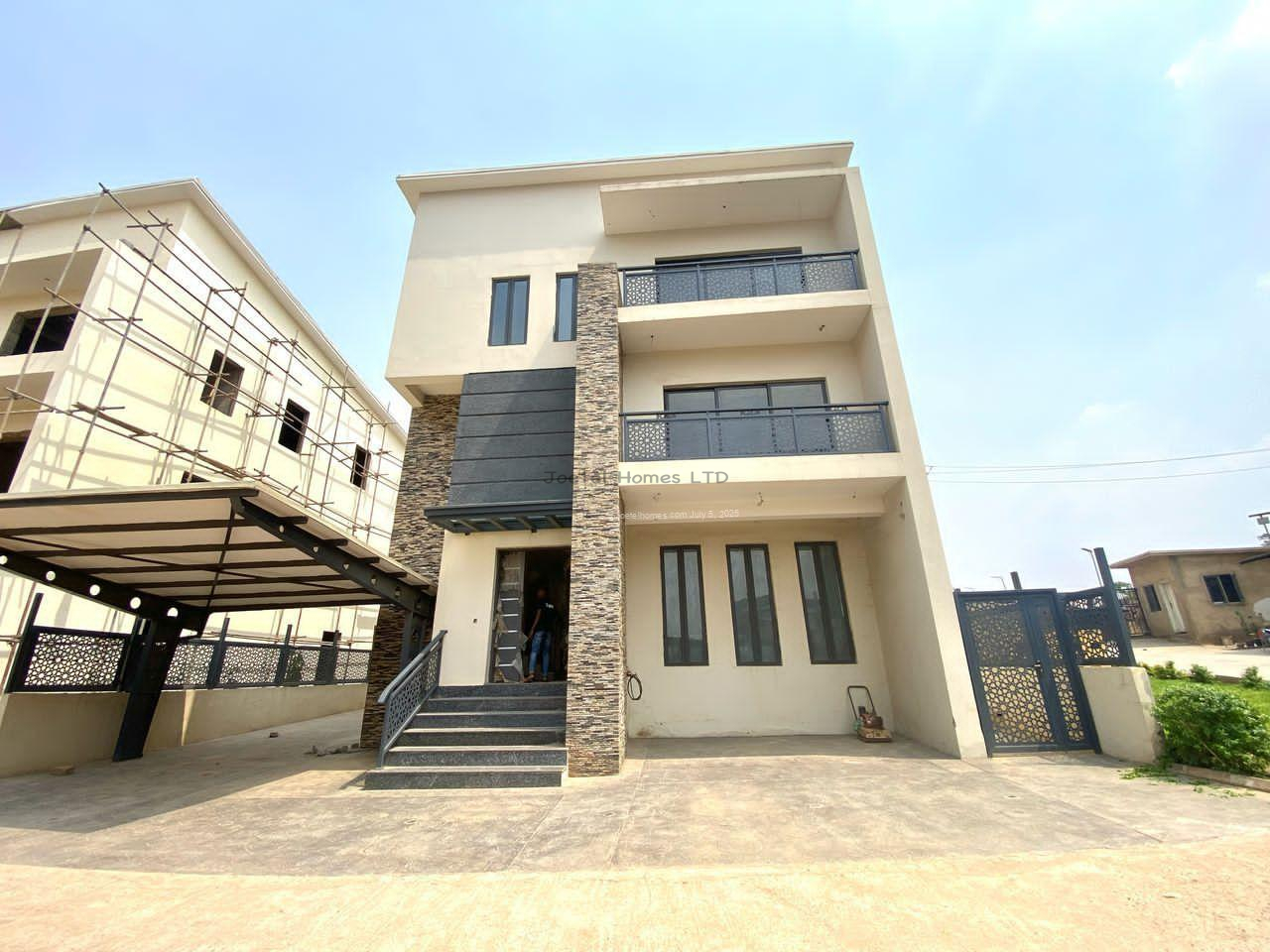 Spacious 5 Bedroom for sale in Mabushi,Abuja