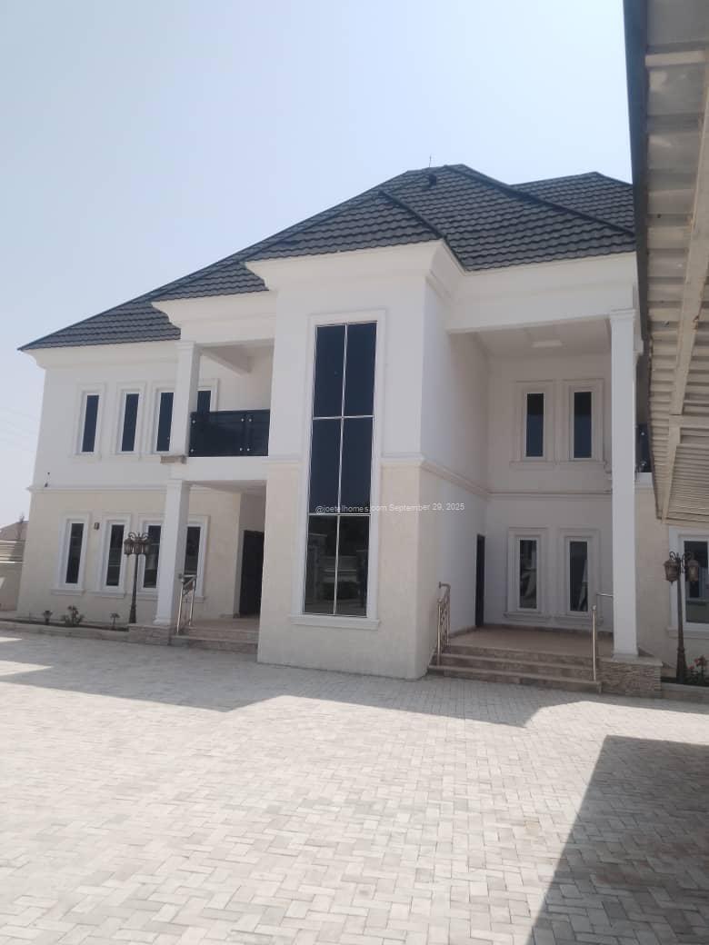 Luxury 6-Bed Duplex with Guest Chalet | Over 1000sqm in Rayfield Luxury 6-Bed Duplex with Guest Chalet | Over 1000sqm in Rayfield