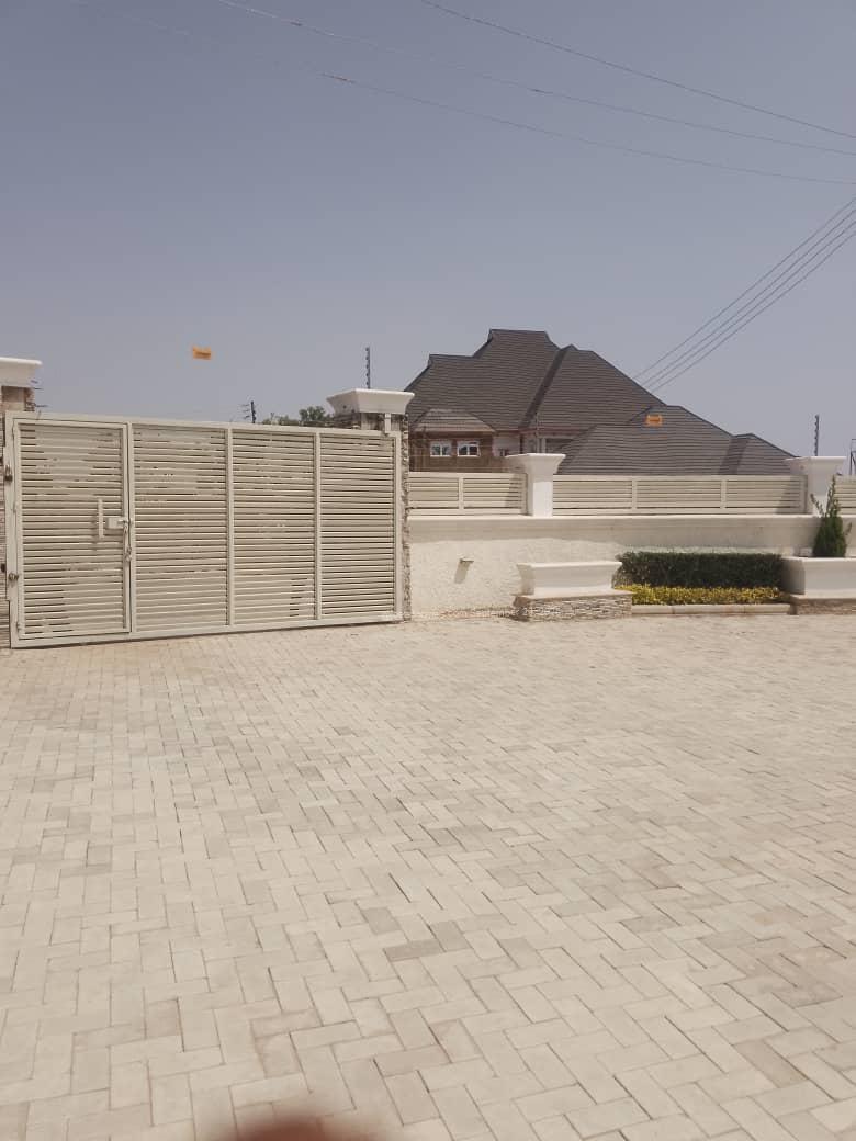 Luxury 6-Bed Duplex with Guest Chalet | Over 1000sqm in Rayfield Luxury 6-Bed Duplex with Guest Chalet | Over 1000sqm in Rayfield