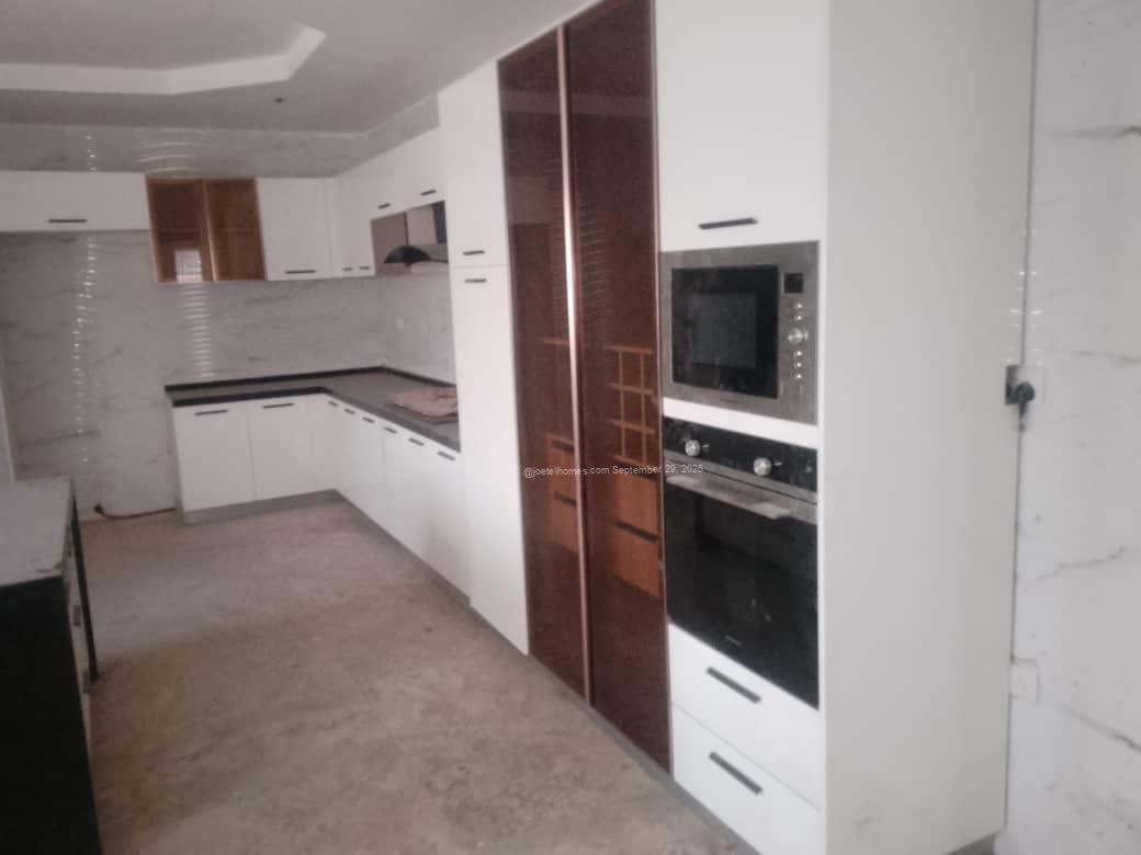 Luxury 6-Bed Duplex with Guest Chalet | Over 1000sqm in Rayfield Luxury 6-Bed Duplex with Guest Chalet | Over 1000sqm in Rayfield
