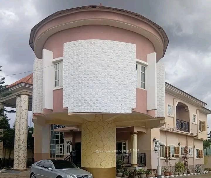 A 4-Plot Rayfield Duplex Awaits Its Next King: The Odogwu’s Legacy A 4-Plot Rayfield Duplex Awaits Its Next King: The Odogwu’s Legacy