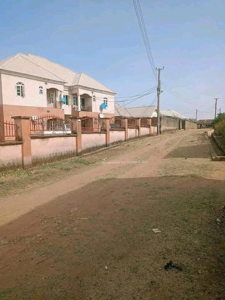 Price Slashed! ₦140M for 4-Unit Commercial Building in Gold and base Rayfield, Jos | Was ₦160M | Prime Investment Price Slashed! ₦140M for 4-Unit Commercial Building in Gold and base Rayfield, Jos | Was ₦160M | Prime Investment